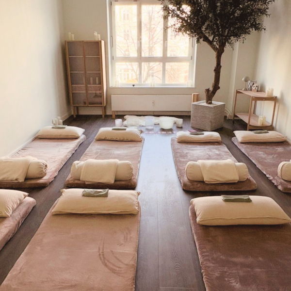 Weiß Neutral Elegant Modern Über Mich Instagram Post (Instagram Post) (Instagram Post) (13)